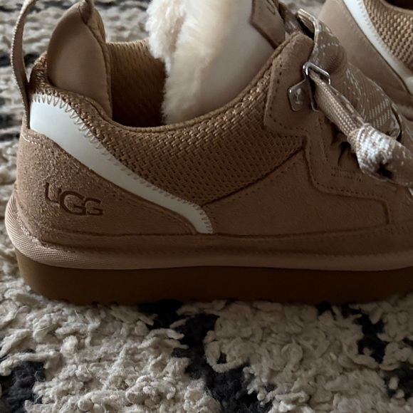 UGG Beige Sneakers with Checkered Laces - Picture 4 of 6